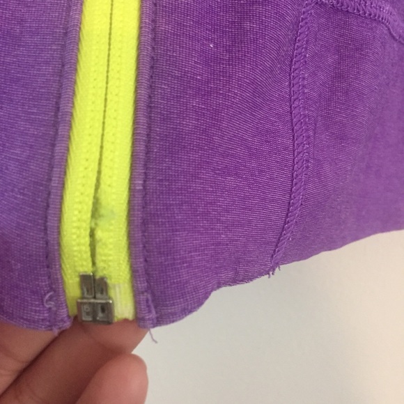 Youth Under Armour sleeveless hoodie. Large - Picture 7 of 10